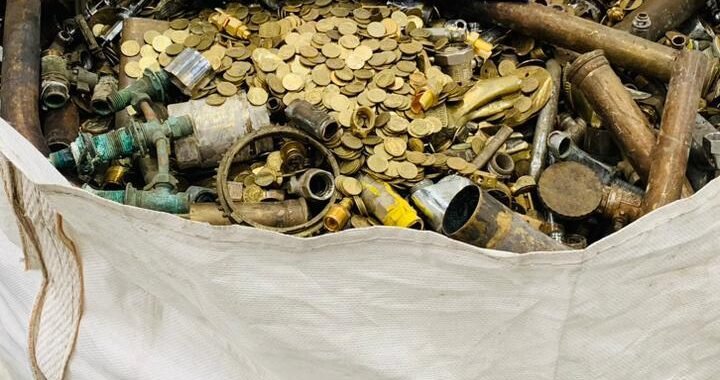 Contrabando insólito en Valparaíso: más de un millón de monedas de $10 intentaron ser exportadas como chatarra