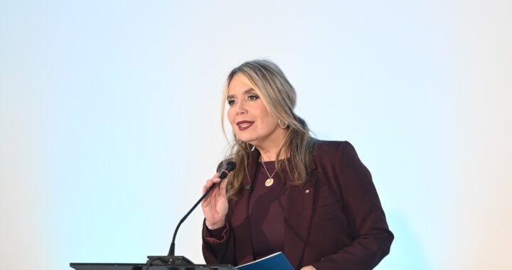 Carolina Corti exige reforma eléctrica con enfoque territorial y resiliente